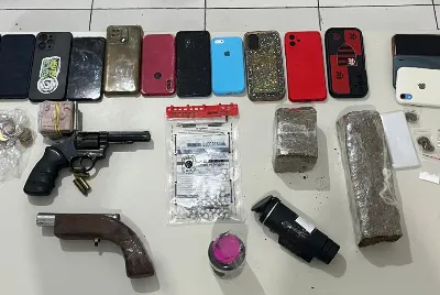 Operação conjunta entre Polícia Civil e Militar prende quatro e apreende armas e drogas em Rosário do Catete