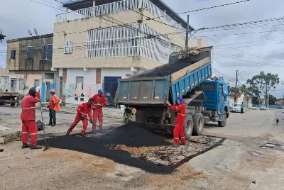 Prefeitura de Aracaju realiza 3.300 operações de tapa-buracos somente no mês julho