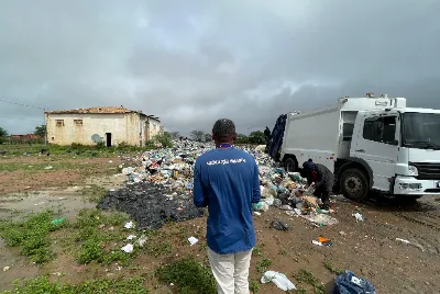 Adema flagra descarte irregular de lixo em Poço Verde