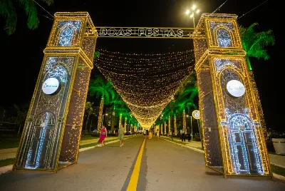 Prefeita Emília Corrêa dá início ao projeto A Luz do Natal e abre oficialmente a temporada natalina de Aracaju