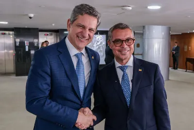 Com aval de Lula, Mitidieri e Rogério oficializam aliança para eleições