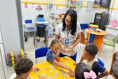Prefeitura leva acompanhamento especializado a alunos com TEA em escolas da rede municipal