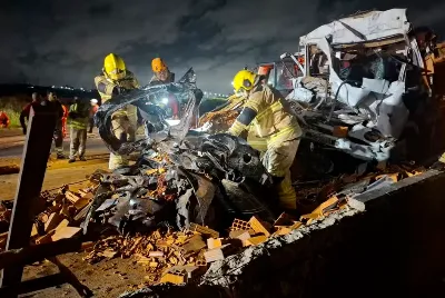 Duas pessoas morrem após acidente envolvendo caminhão na BR-101