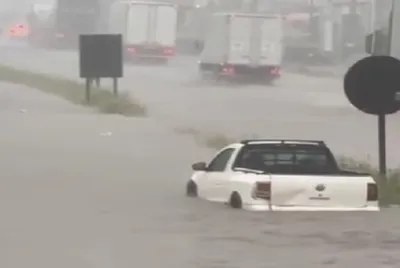 Fortes chuvas provocam alagamentos e rompimento de adutora em Umbaúba