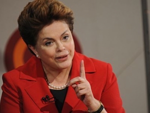 Dilma Roussef é reeleita presidente do Brasil