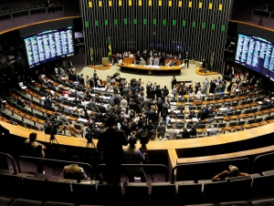 Aumento no salário de deputados e senadores pode prejudicar municípios