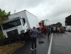 Acidente em Santa Luzia do Itanhy deixa uma pessoa morta e outra ferida