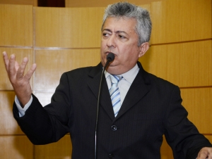 Gilson Andrade valoriza Sergipe com dia oficial do Barco de Fogo