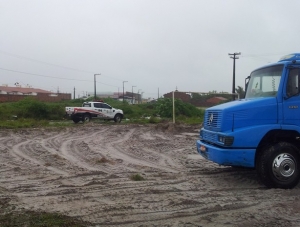 Polícia flagra extração ilegal de areia em Nossa Senhora do Socorro