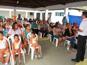 Laranjeiras: Prefeitura distribui livros didáticos em todas as escolas de ensino infantil