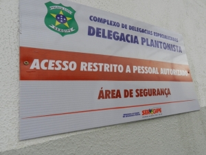 39 presos tentam fugir da Delegacia Plantonista