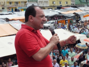 Valmir Monteiro lançará campanha com carreata neste domingo