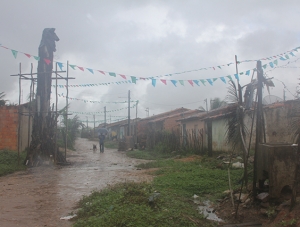 Moradores do Jardim Campo Novo montam maior fogueira de Lagarto