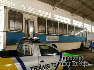 Smtt de Lagarto apreende vários ônibus escolares