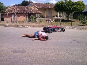 Motoqueiro fica ferido após colidir em automóvel em Macambira (SE)