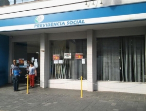 Com fim da greve, agências do INSS reabrem nesta semana