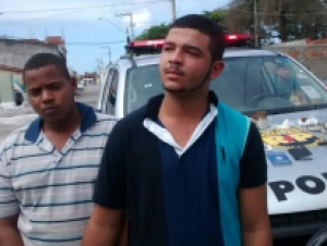 Dois homens foram presos acusados de tráfico de drogas em Socorro