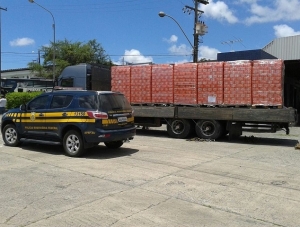 Carregamento de cerveja sem nota fiscal é apreendido pela PRF, em Sergipe