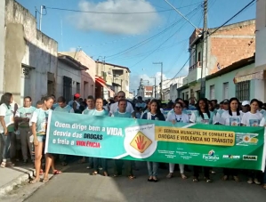 Comunidade de Pacatuba é alertada sobre drogas e violência no trânsito