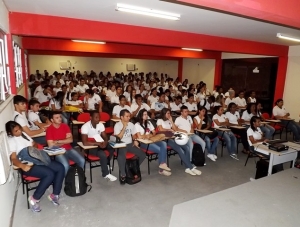 Hemose: Palestra no Colégio Estadual  reforça importância da doação de sangue