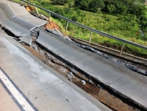 DNIT emite nota sobre desmoronamento da pista no km 94 da BR 101, em Sergipe