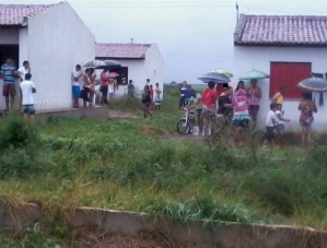 Populares invadem casas de conjunto habitacional em Graccho Cardoso