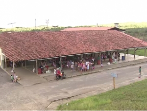 Apesar da proibição, familiares dos internos tentam visita neste sábado