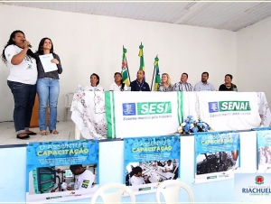 Prefeitura realiza entrega de certificados dos cursos profissionalizantes