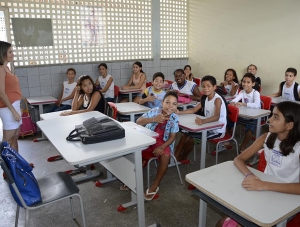 Mesmo com greve, aulas continuam em várias unidades de ensino