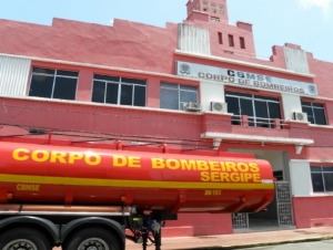 Incêndio termina com perda de medicamentos e materiais