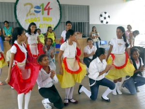 Acrísio Cruz realiza Projeto Copa do Mundo: Feira das Nações