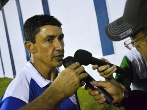 Técnico do Confiança espera jogo duro contra o Central