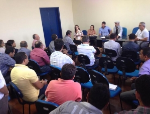 Prefeitos discutem sobre Sistema Simplificado de Abastecimento de Água