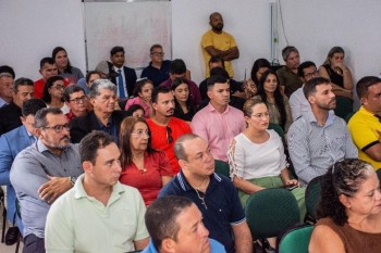 O evento contou com a presença de representantes da população e personalidades políticas do Município (Foto: Ascom CM Umbaúba/ Divulgação)