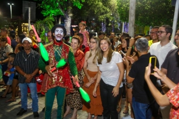 A prefeita Hilda Ribeiro ficou feliz em ver a cidade adornada e o povo envolto em alegria (Foto: Ascom PM Lagarto/ Divulgação)