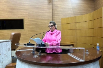 Áurea Ribeiro saiu em defesa da Gestão da prefeita Hilda Ribeiro e rebateu com firmeza e veemência as declarações do deputado Ibrain Monteiro (Foto: Alese/ Divulgação)