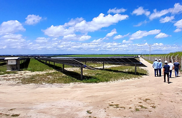 Deso realiza visita técnica a usinas fotovoltaicas localizadas em Neópolis