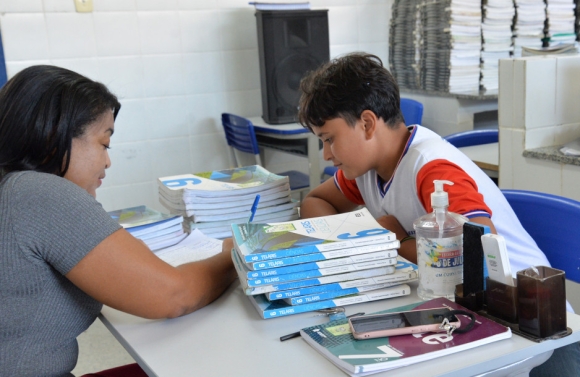 Secretaria da Educação reforça campanha de devolução de livros didáticos utilizados no ano de 2024