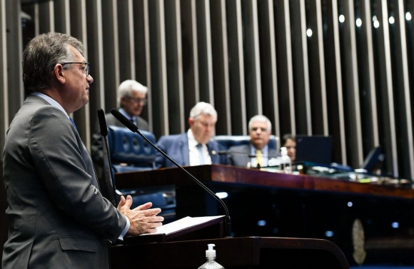 Com voto de Laércio, Congresso veta repasse de recursos do Sistema S para Embratur