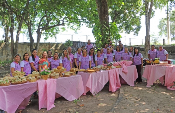 Mulheres de Salgado ganham café da manhã especial ao 8 de março