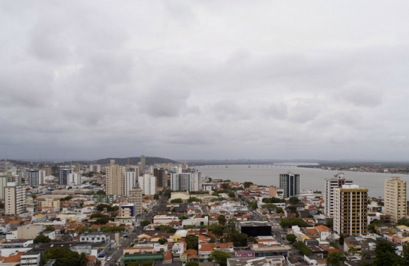 Fim de semana continua com tempo parcialmente nublado em todo o estado