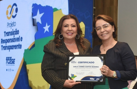 Emília Corrêa participa de evento no TCE para garantir transição responsável e transparente em Aracaju