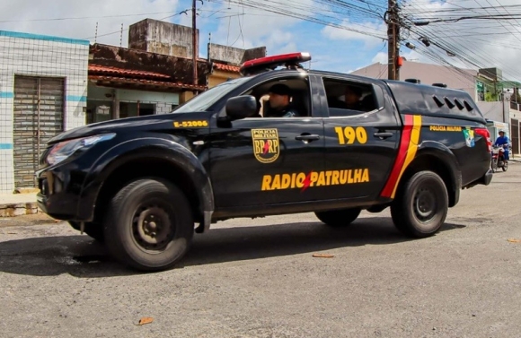 Polícia Militar prende homem suspeito de agredir a namorada no Conjunto Orlando Dantas