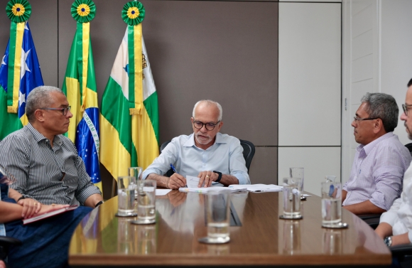 Prefeito Edvaldo anuncia 425 vagas para concurso do magistério municipal de Aracaju