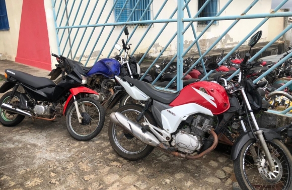 Polícia Civil de Glória prende em flagrante receptador com três motocicletas roubadas