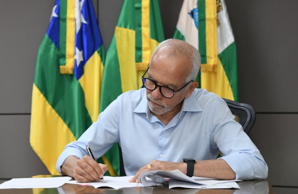 Prefeito Edvaldo sanciona leis que garantem melhorias ao transporte público da Grande Aracaju