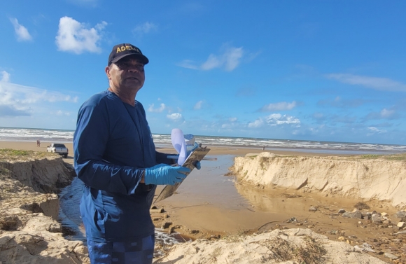 Adema analisa balneabilidade da Praia do Robalo após drenagem que colapsou Rodovia Inácio Barbosa