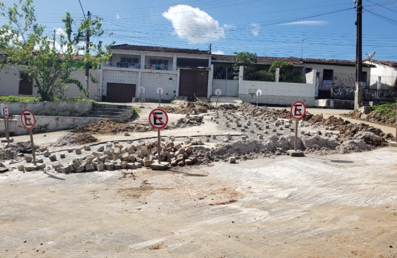 Prefeitura de Laranjeiras continua trabalhando para amenizar os estragos da chuva