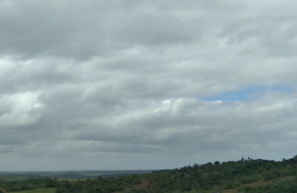 Chuvas leves e tempo nublado predominam em Sergipe nos próximos dias