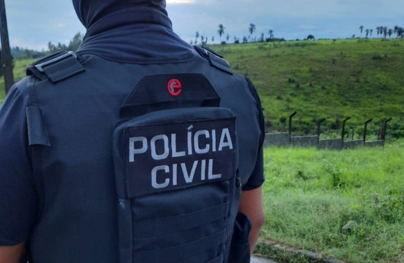 Polícia localiza suspeito de matar homem dentro de cemitério